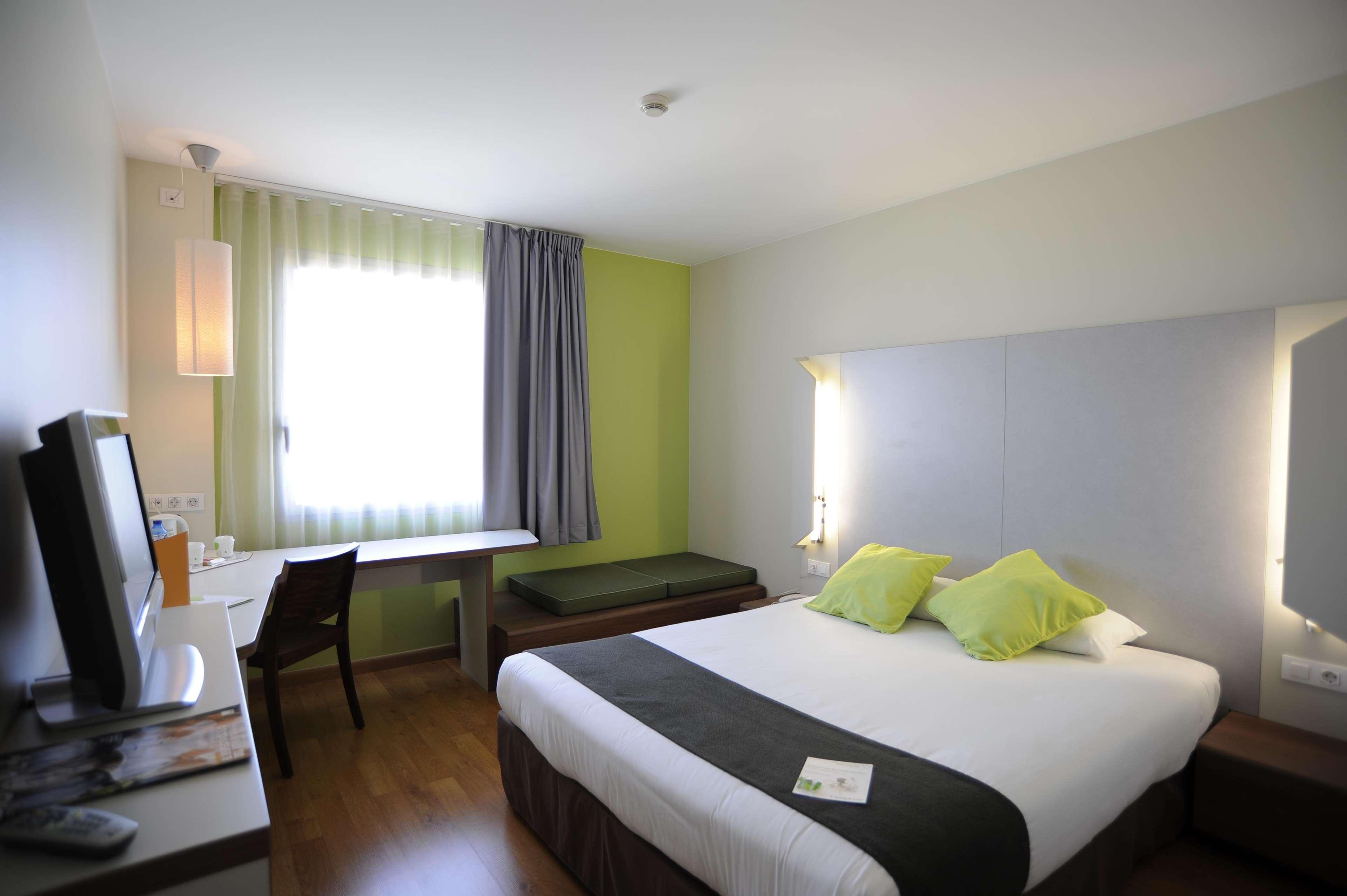 Travelodge Bcn Cornella Fira Cornella de Llobregat Exterior photo